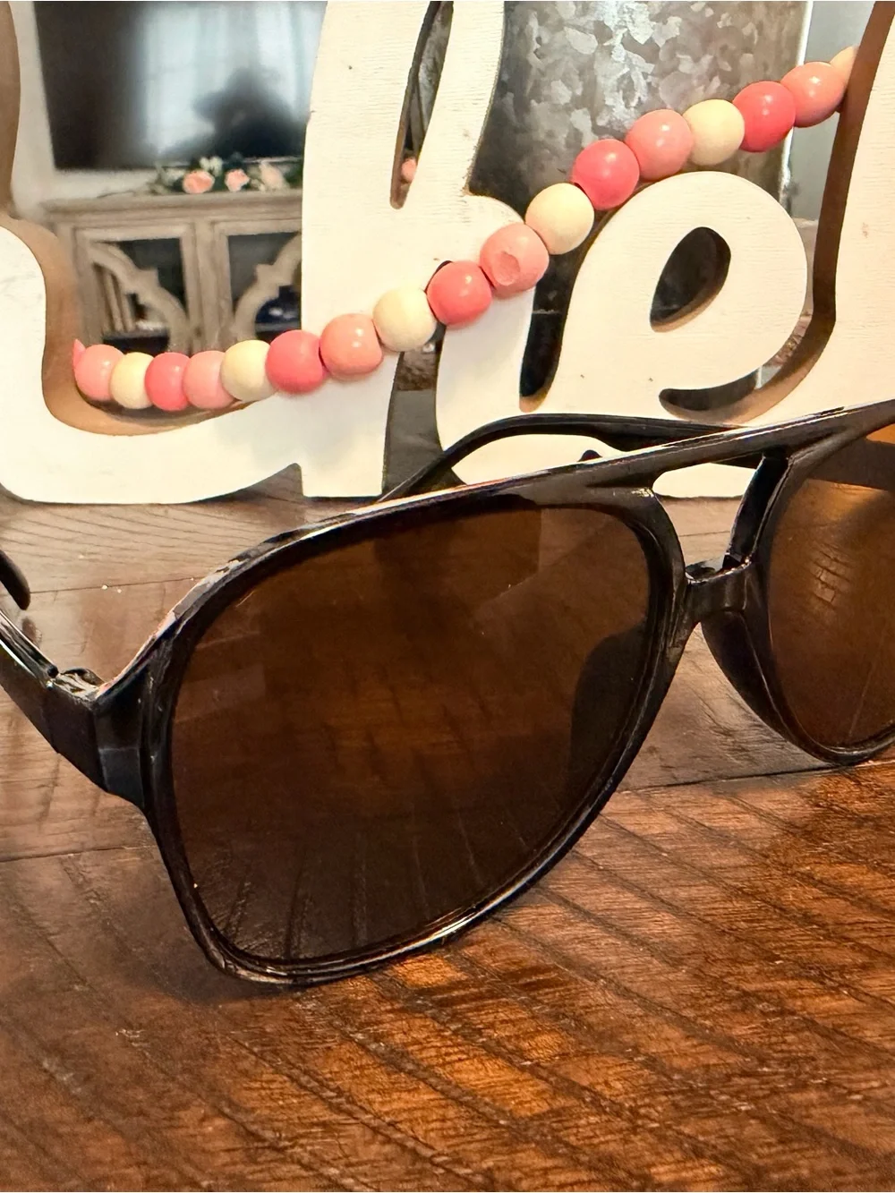 Aviator-Style Women's Sunglasses in Black with Brown Lenses